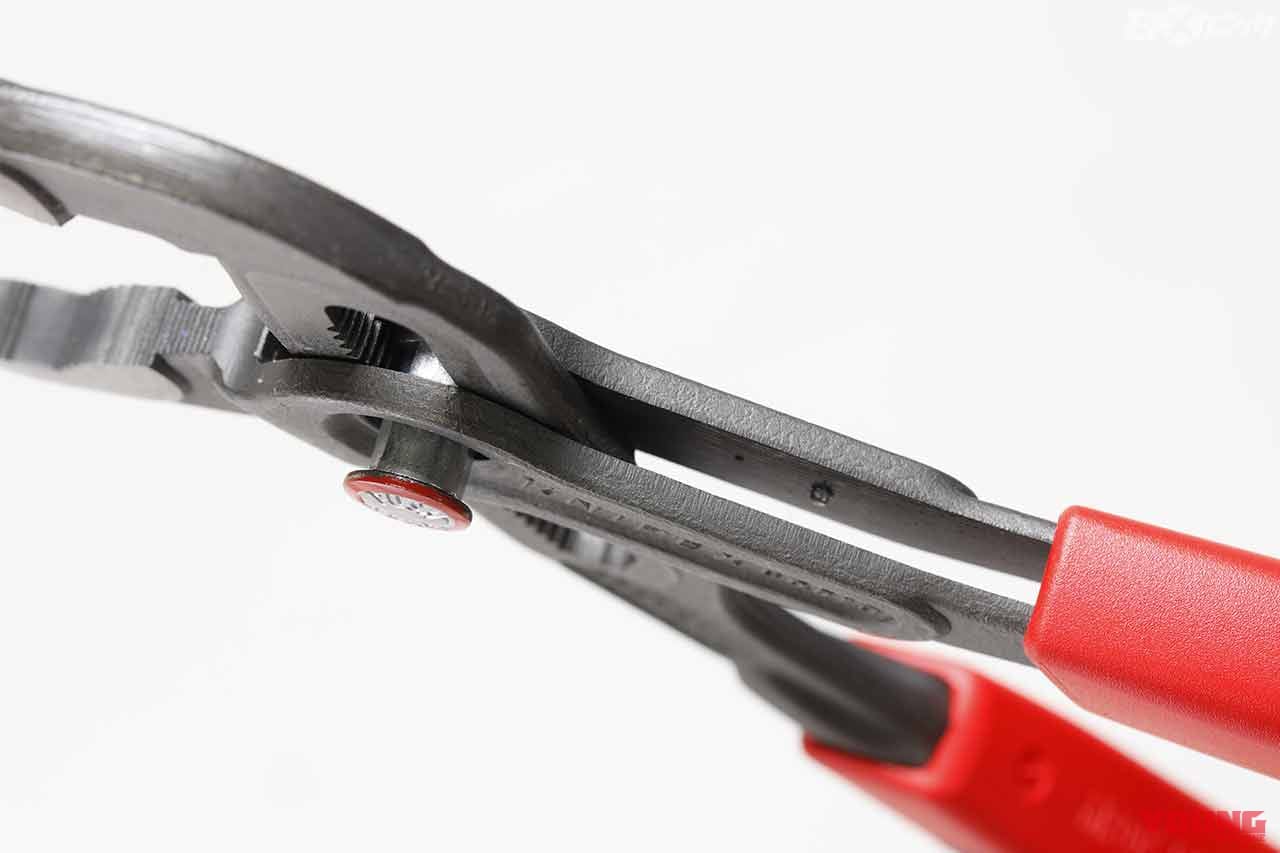 コブラ クイックセット|クニペックス|磨き上げた技術力で世界に認められたプライヤーのスペシャリスト・クニペックス