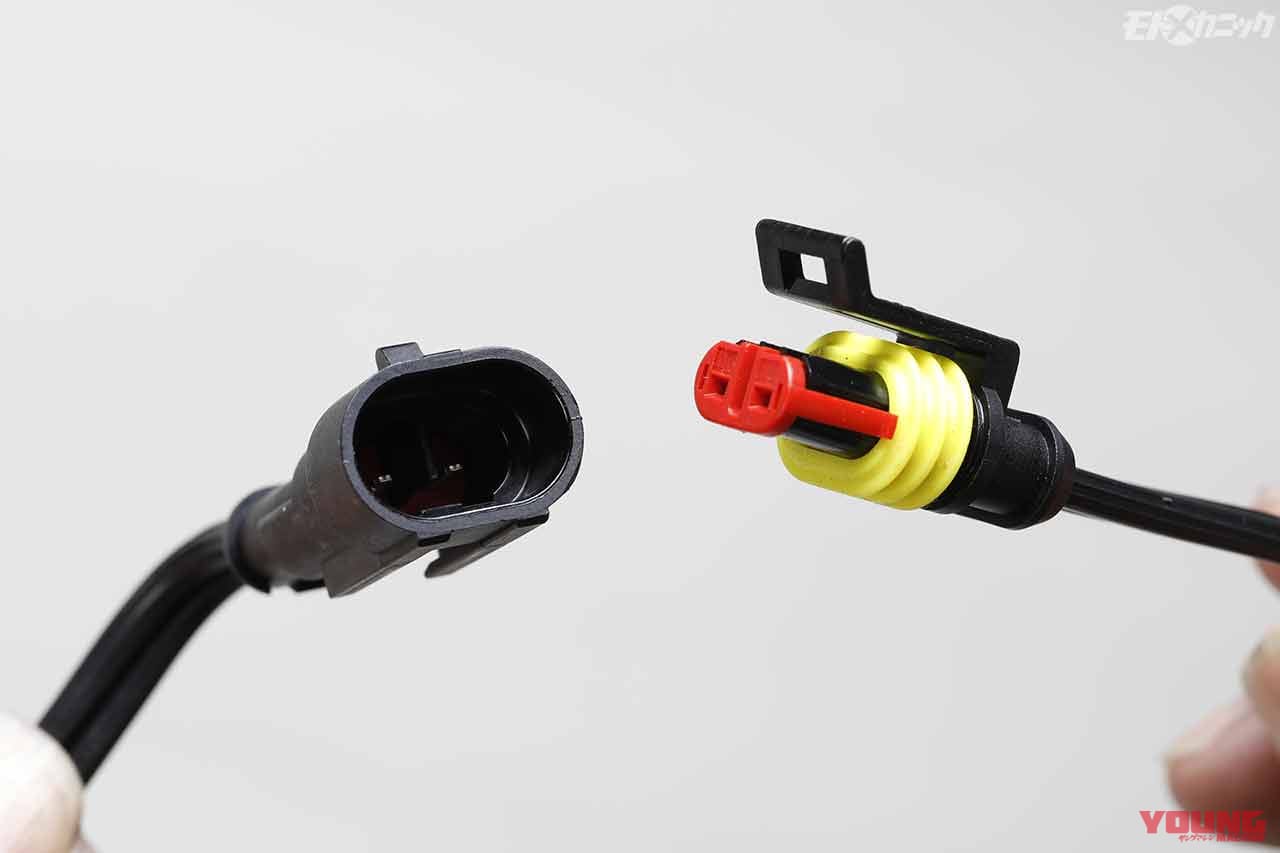 |バッテリーの状態を監視しながら自動充電。維持充電機能付き充電器で長期保管も安心