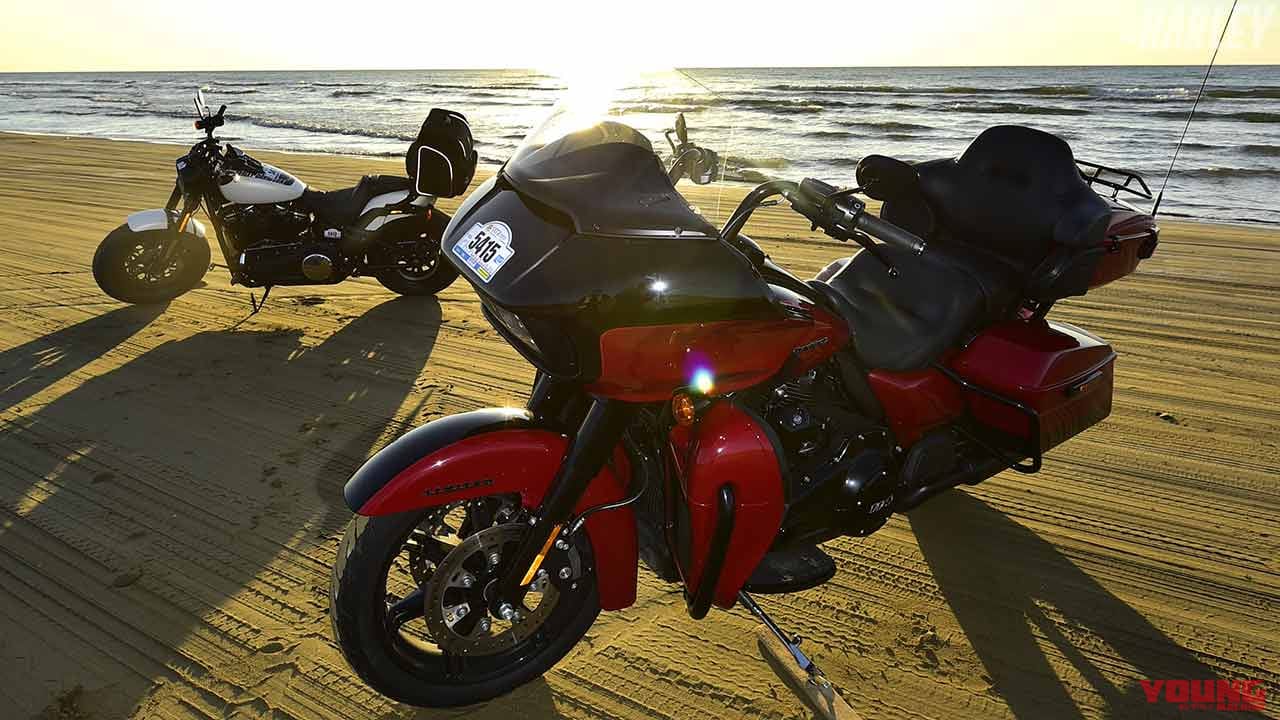 千里浜の夕日と2台のハーレー