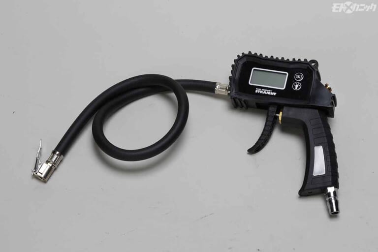 ストレート エアーゲージ デジタルタイプ 15-589|薄暗い作業環境でのバイクメンテナンスがはかどる最新型LEDライト×3選〈ストレート〉