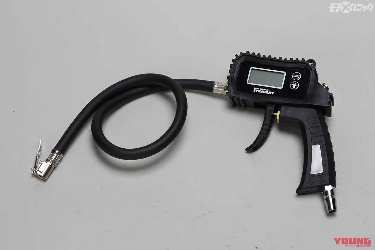 ストレート エアーゲージ デジタルタイプ 15-589|薄暗い作業環境でのバイクメンテナンスがはかどる最新型LEDライト×3選〈ストレート〉