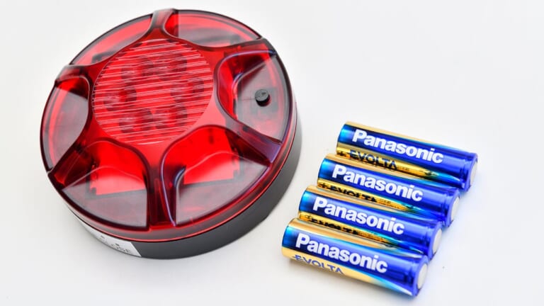 キジマ エマージェンシーランプ LED|緊急時の二次災害防止。後続車へ存在をアピールするエマージェンシーランプLED〈キジマ〉