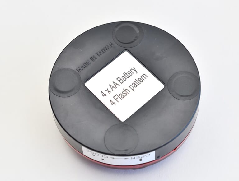 キジマ エマージェンシーランプ LED|緊急時の二次災害防止。後続車へ存在をアピールするエマージェンシーランプLED〈キジマ〉