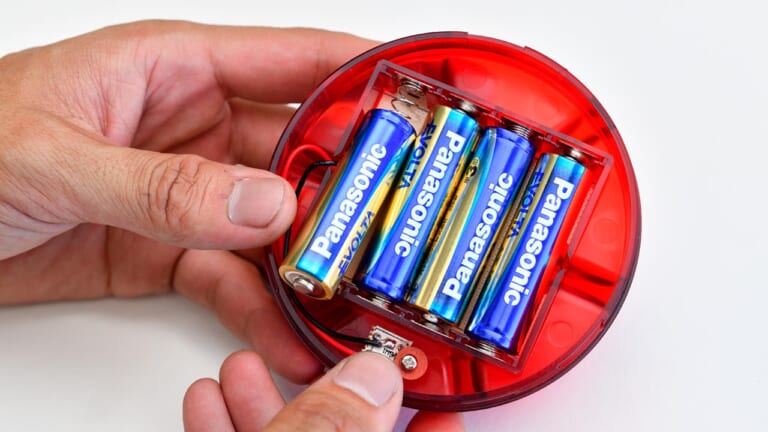 キジマ エマージェンシーランプ LED|緊急時の二次災害防止。後続車へ存在をアピールするエマージェンシーランプLED〈キジマ〉