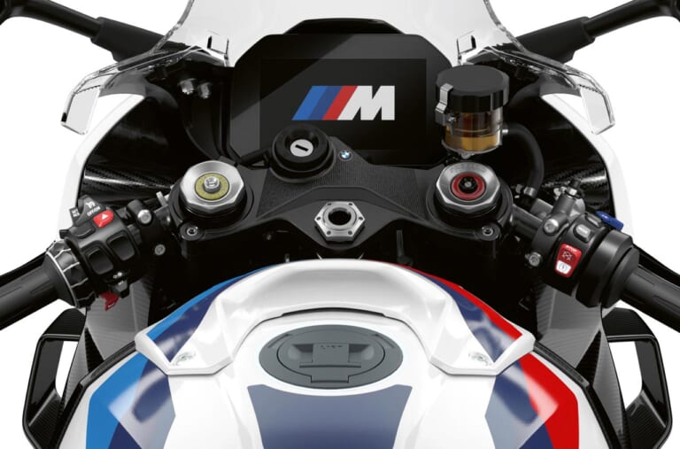 BMWの2輪版"M"シリーズ第1弾・M1000RR降臨 |BMWの2輪版”M”シリーズ第1弾・M1000RR降臨 〈212psハイパフォーマンス仕様〉