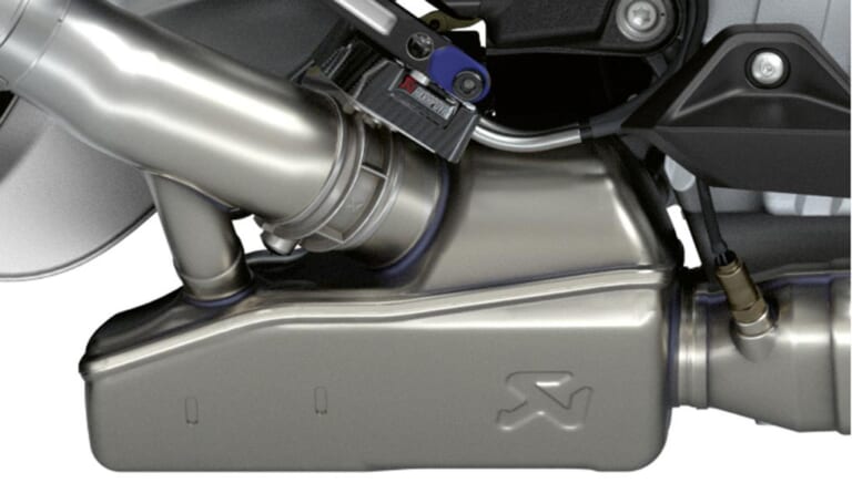 BMWの2輪版"M"シリーズ第1弾・M1000RR降臨 |BMWの2輪版”M”シリーズ第1弾・M1000RR降臨 〈212psハイパフォーマンス仕様〉