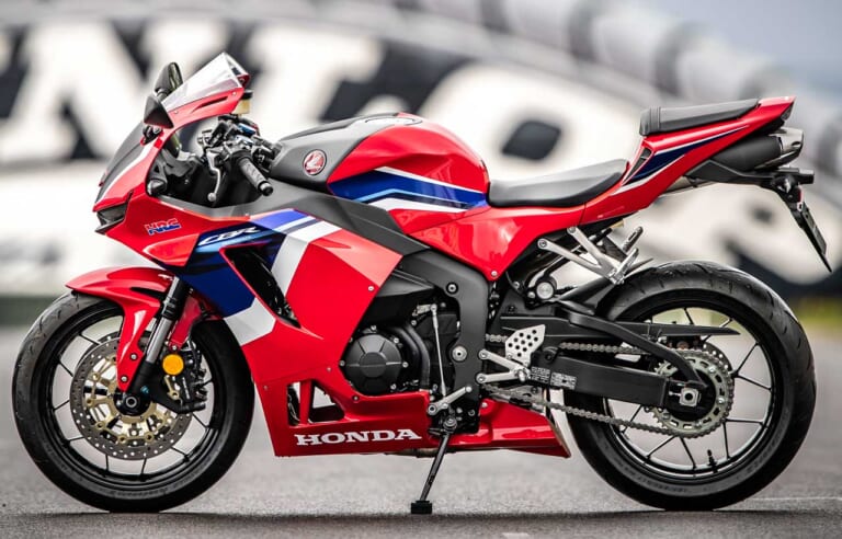 ホンダCBR600RR|ホンダCBR600RRサーキット試乗インプレ【上で吠えるエンジン、でも乗りやすい】