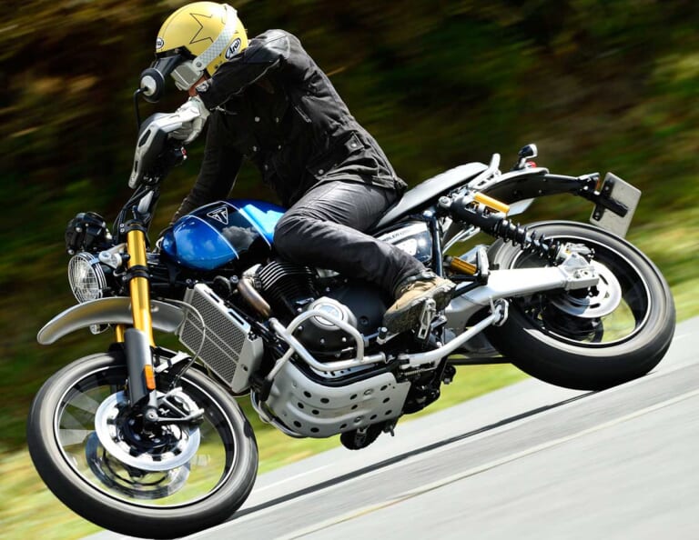 トライアンフ スクランブラー1200XEインプレッション|トライアンフ スクランブラー1200XEインプレ【コレに乗れば007になれるかも!?】