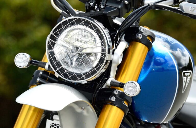 トライアンフ スクランブラー1200XEインプレッション|トライアンフ スクランブラー1200XEインプレ【コレに乗れば007になれるかも!?】