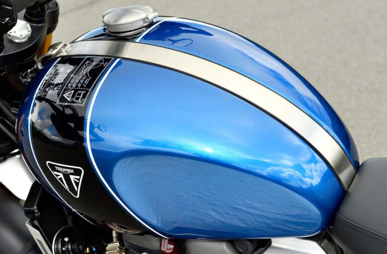 トライアンフ スクランブラー1200XEインプレッション|トライアンフ スクランブラー1200XEインプレ【コレに乗れば007になれるかも!?】