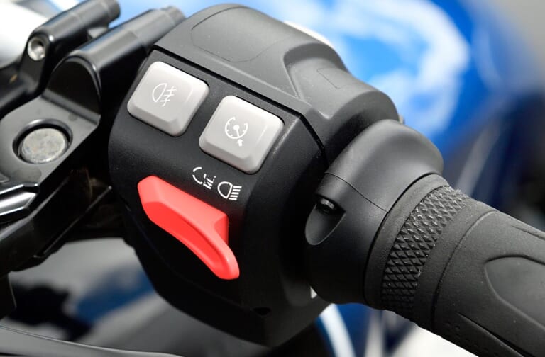 トライアンフ スクランブラー1200XEインプレッション|トライアンフ スクランブラー1200XEインプレ【コレに乗れば007になれるかも!?】