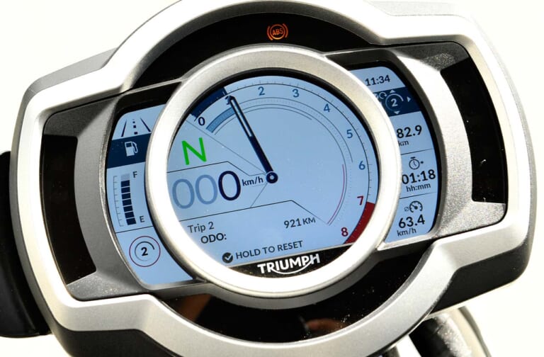 トライアンフ スクランブラー1200XEインプレッション|トライアンフ スクランブラー1200XEインプレ【コレに乗れば007になれるかも!?】