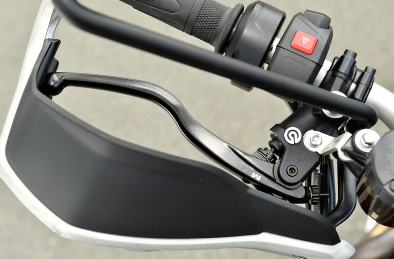 トライアンフ スクランブラー1200XEインプレッション|トライアンフ スクランブラー1200XEインプレ【コレに乗れば007になれるかも!?】