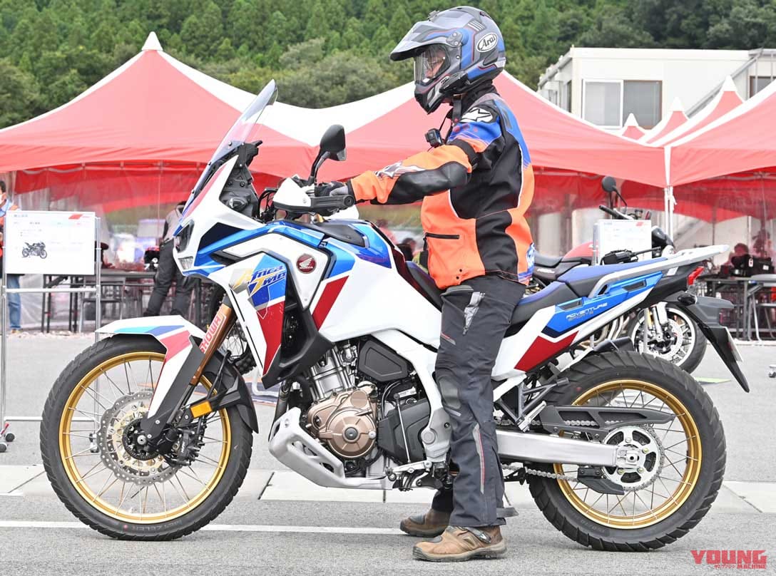 ショーワ電子制御サスペンション・イーラ ハイトフレックス体験|ショーワ電子制御サスペンション・イーラ ハイトフレックス体験【停車寸前に車高が下がる】