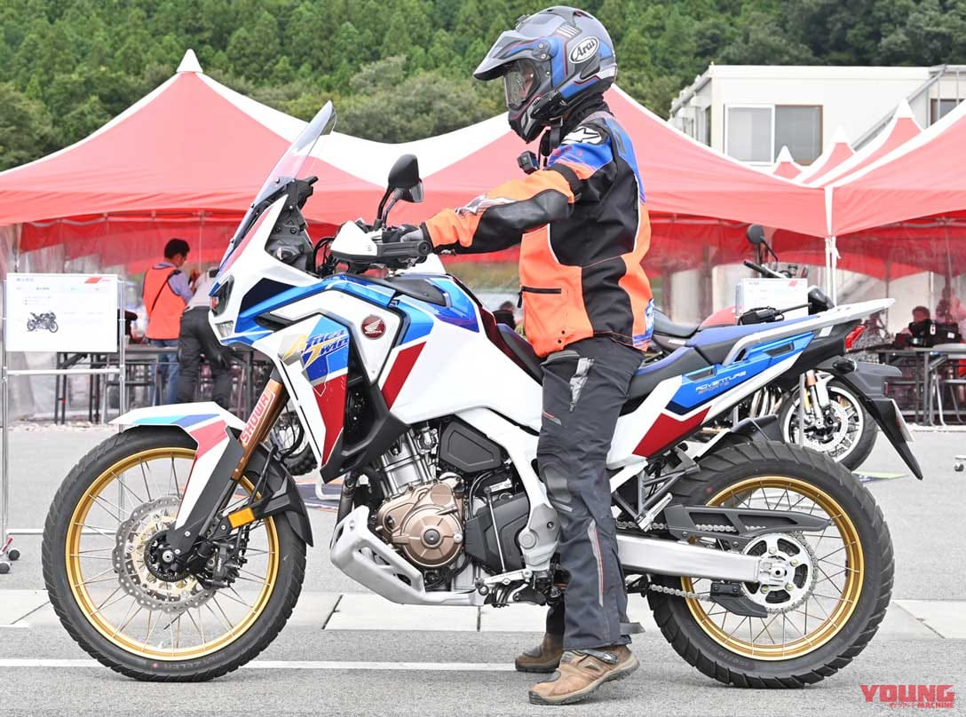 ショーワ電子制御サスペンション・イーラ ハイトフレックス体験|ショーワ電子制御サスペンション・イーラ ハイトフレックス体験【停車寸前に車高が下がる】