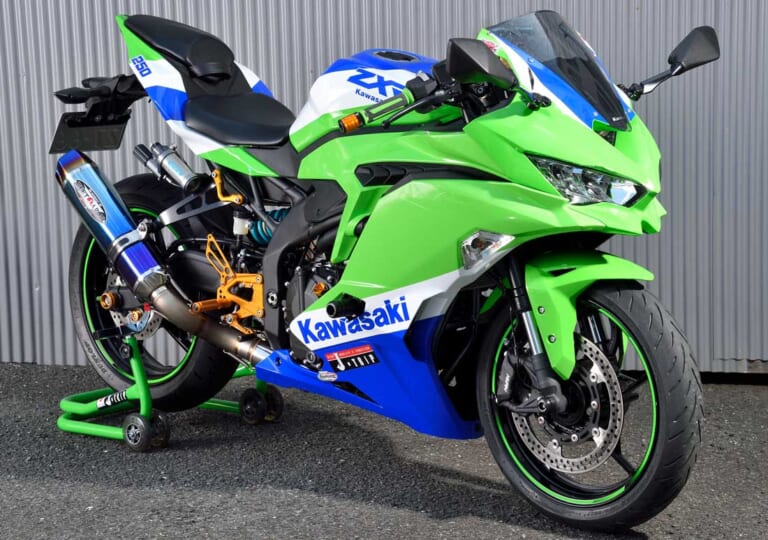 J-TRIP ニンジャZX-25R|すべて自社生産、安心安全の日本製バイク用スタンドがリニューアル〈ジェイトリップ〉