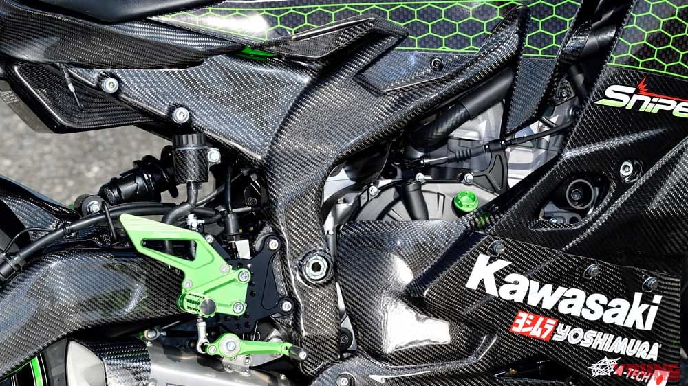 |ニンジャZX-25Rカスタム:エーテック×スナイパー【カーボン外装&ビレットパーツ】