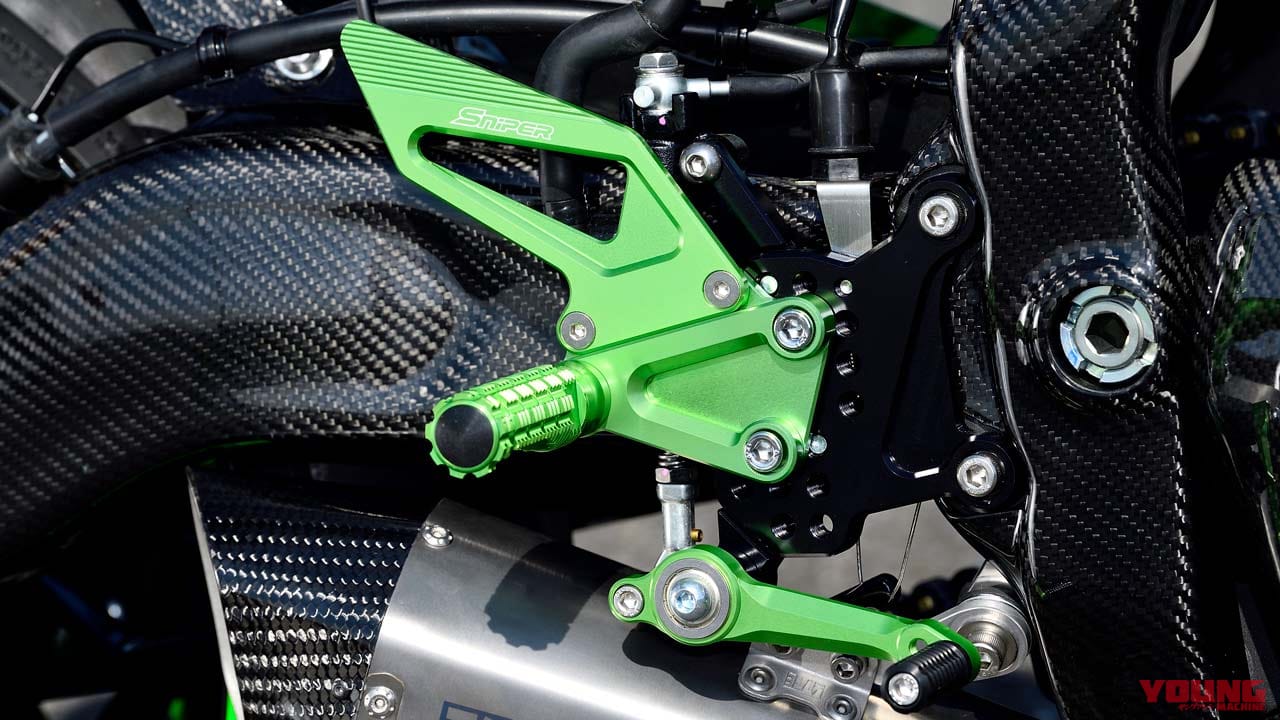 |ニンジャZX-25Rカスタム:エーテック×スナイパー【カーボン外装&ビレットパーツ】