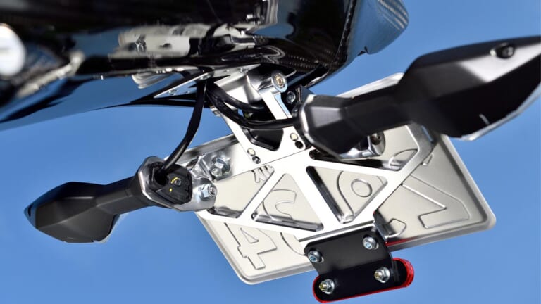 スナイパー ニンジャZX-25Rカスタム|ニンジャZX-25Rカスタム:エーテック×スナイパー【カーボン外装&ビレットパーツ】