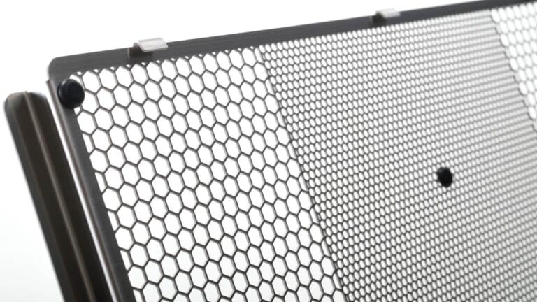 エッチングファクトリー ニンジャZX-25R用ラジエターコアガード|ニンジャZX-25Rカスタム最前線〈ケイズスタイル|エッチングファクトリーetc.〉