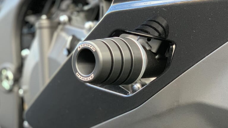 ストライカー ガードスライダー|ニンジャZX-25Rカスタム最前線〈ケイズスタイル|エッチングファクトリーetc.〉