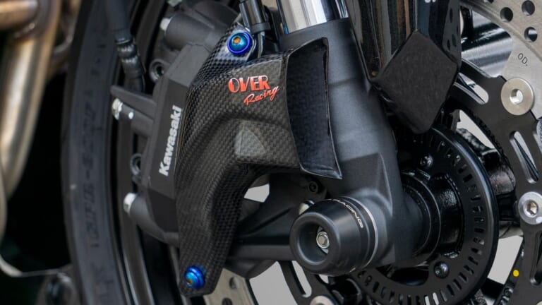 オーヴァー カーボンフロントキャリパーダクト/Mat|ニンジャZX-25Rカスタム最前線〈ケイズスタイル|エッチングファクトリーetc.〉