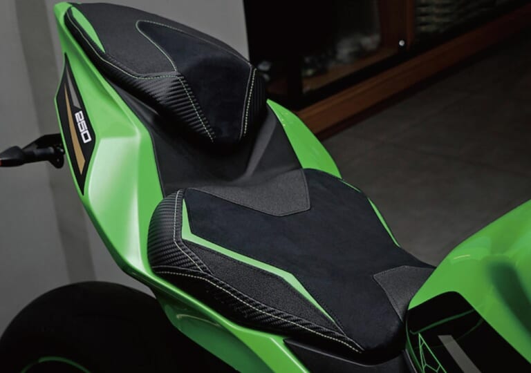 ルイモト シートカバー|ニンジャZX-25Rカスタム最前線〈ケイズスタイル|エッチングファクトリーetc.〉