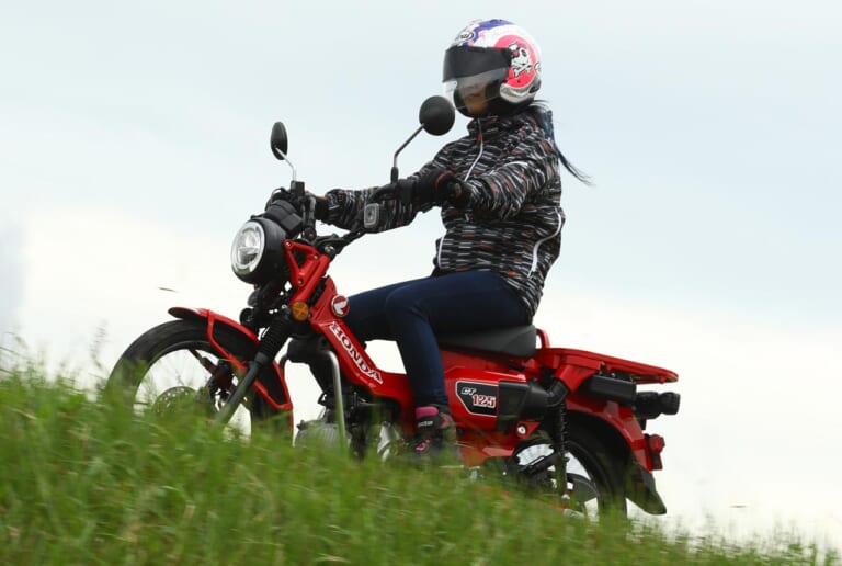 岡崎静夏のホンダCT125ハンターカブ試乗インプレッション|岡崎静夏のホンダCT125ハンターカブ試乗インプレ【前編|本格志向の走りこそが魅力】