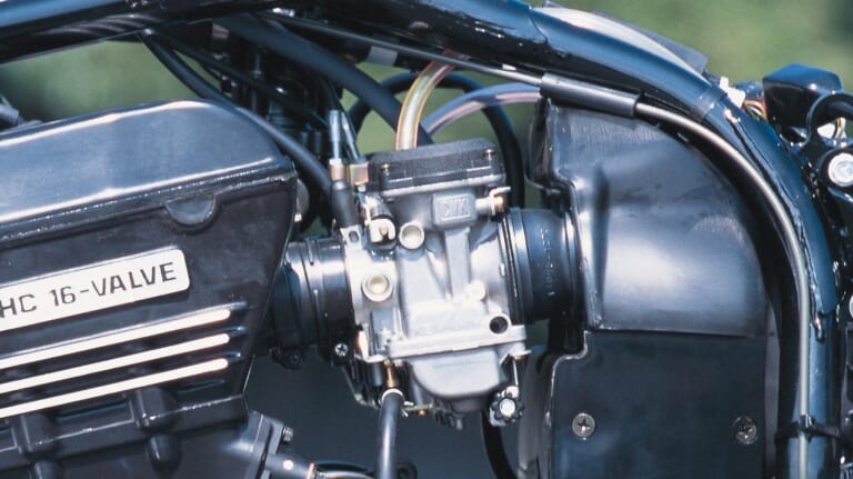 カワサキGPZ900R完調術〈プロに学ぶ’80s国産名車メンテナンス〉|カワサキGPZ900R完調術#1〈プロに学ぶ’80s国産名車メンテナンス〉