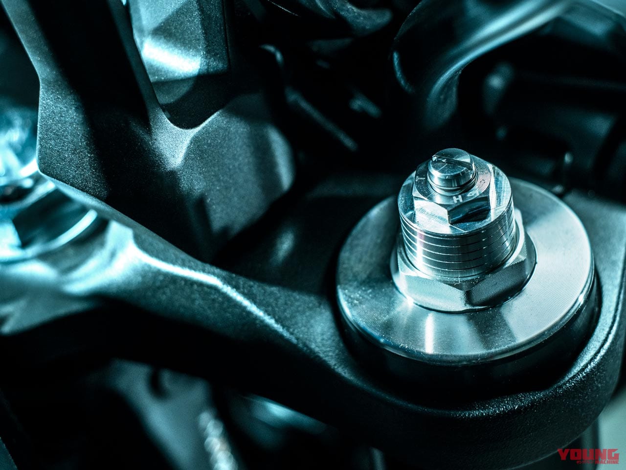 |新型ヤマハMT-09は排気量アップ×軽量化×最新電脳【モノアイルックでフルチェン決行】