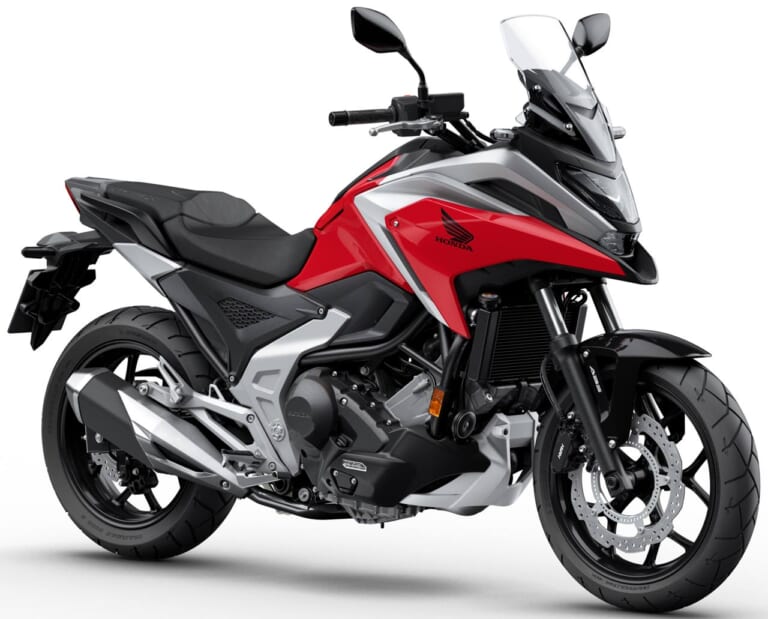 ホンダNC750X/DCTがモデルチェンジ〈軽量化&ローダウンで好感度アップ!〉|新型ホンダNC750Xは軽量化&ローダウンで好感度UP【エンジン&ミッション大幅先鋭化】