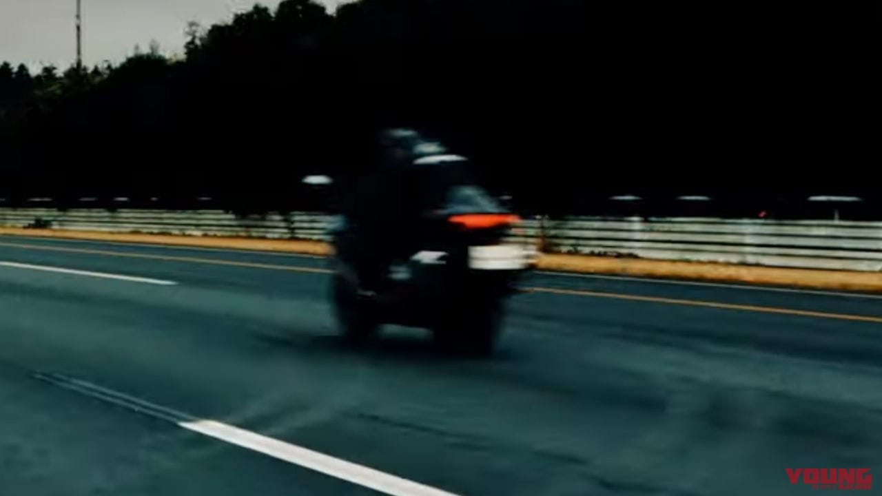 スズキ新型ハヤブサ|新型ハヤブサ見参!! LED顔に電子制御も満載で間もなく登場、2月5日を待て!