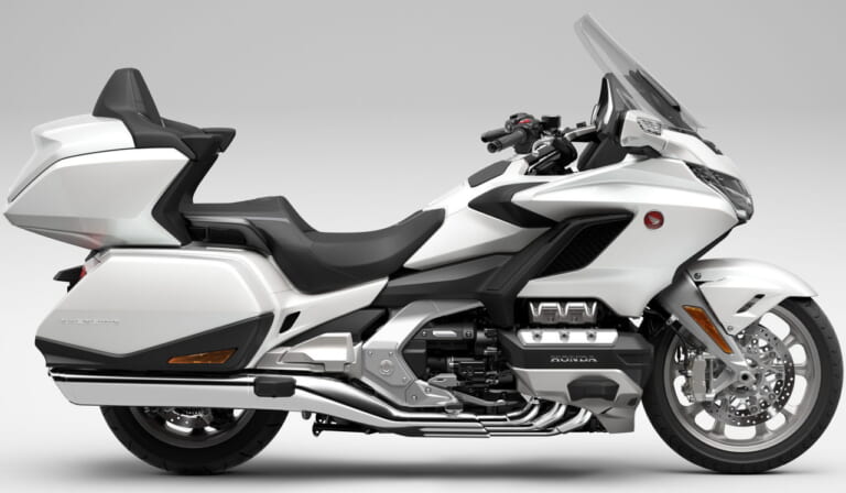 ホンダ ゴールドウイングツアー|ホンダ新型「ゴールドウイング」登場! トランクスペース拡大&オーディオ進化ほか【2/25発売】