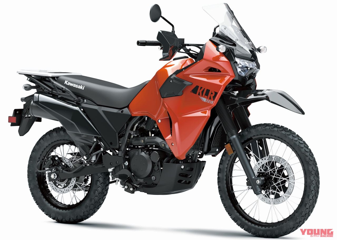 カワサキ KLR650|13年ぶりのモデルチェンジ! カワサキ「KLR650」“アドベンチャー”と“トラベラー”も展開