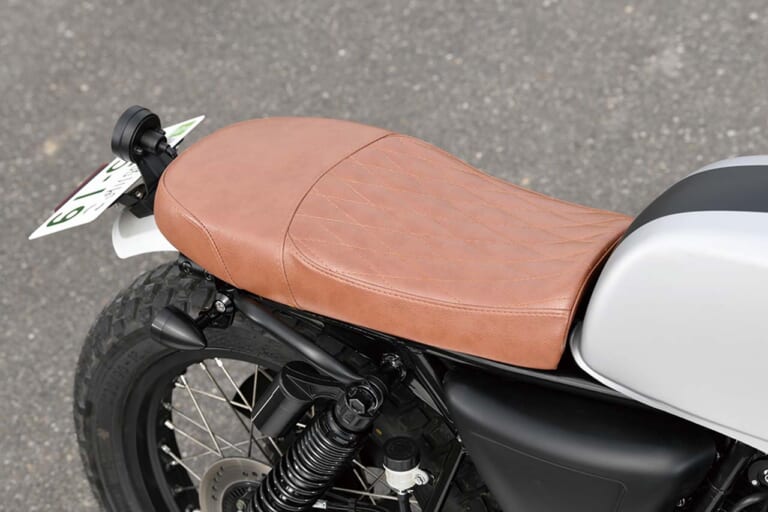 マットモーターサイクルズ アキタ250|マットモーターサイクルズ アキタ250試乗インプレ【単車と呼ぶにふさわしい素の走りと外観】