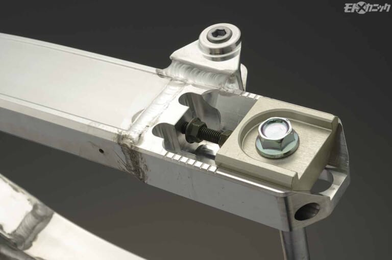 アドバンテージ|スイングアーム|ヤマハSR400用|高性能マシンを支える”メイドインジャパン”スイングアームの進化〈アドバンテージ〉