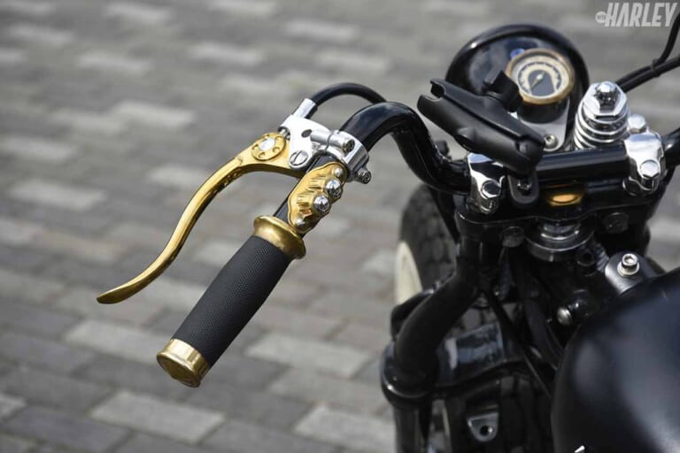 女性も乗りやすいオールドテイストなハーレー'99ボバーカスタム〈遠藤自動車サービス〉|女性も乗りやすいオールドテイストなハーレー’99ボバーカスタム〈遠藤自動車サービス〉