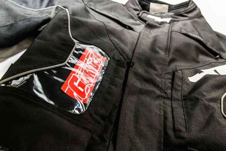 冬の林道ツーリングでも大活躍！最新ウインタージャケットコレクション