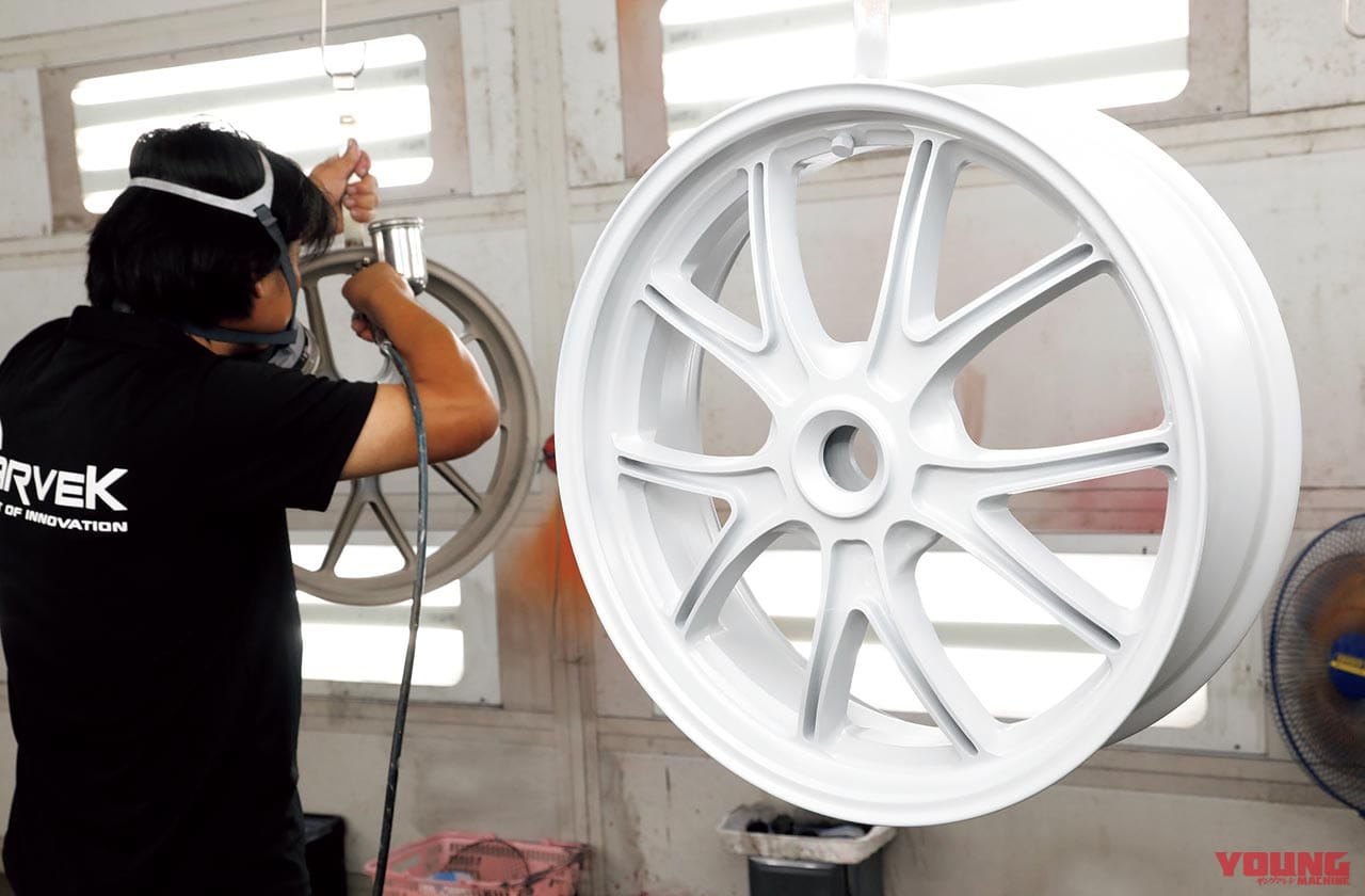 |酸化腐食しやすいマグネシウムホイールの再生術「マグリコート」で最善の下処理〈カーベック〉