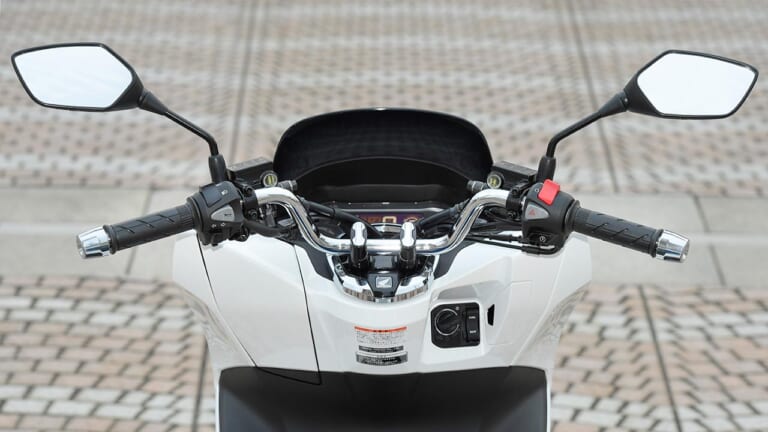 ホンダ PCX e:HEV|ホンダPCX e:HEV試乗インプレッション【国内で希少なハイブリッド原付二種スクーター】