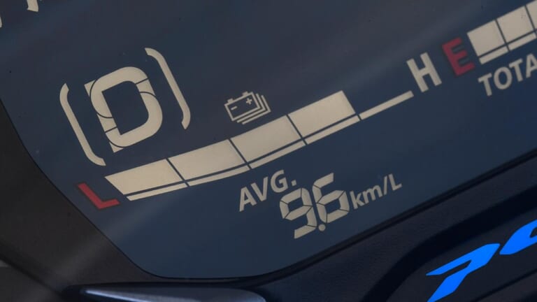 ホンダ PCX e:HEV|ホンダPCX e:HEV試乗インプレッション【国内で希少なハイブリッド原付二種スクーター】