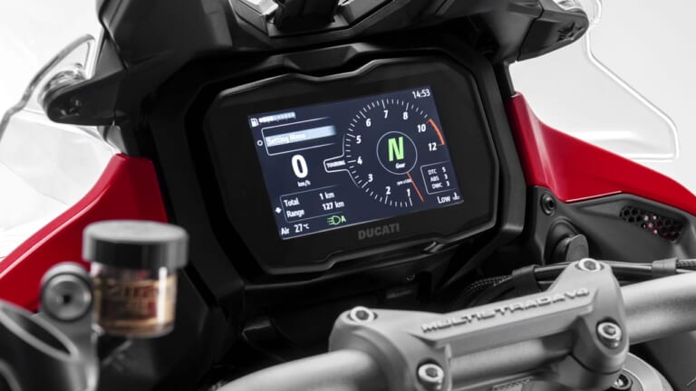 ドゥカティ ムルティストラーダV4は最新技術の集合体|ドゥカティ ムルティストラーダV4は最新技術の集合体【レーダー防衛/羽根/スカイフック】