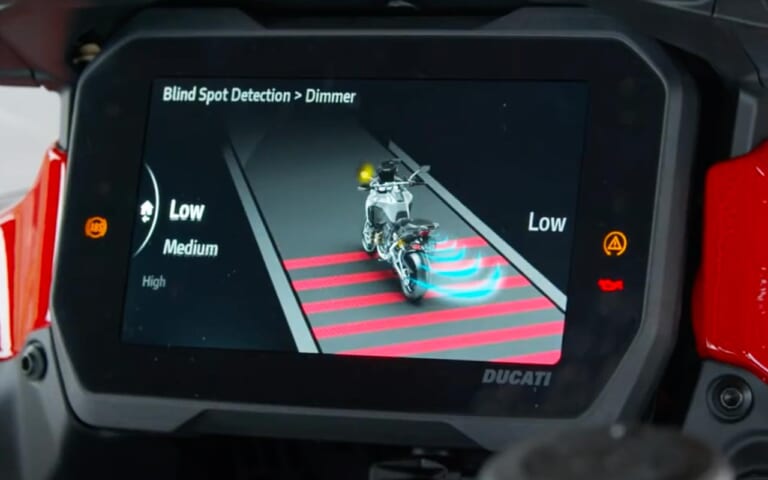 ドゥカティ ムルティストラーダV4は最新技術の集合体|ドゥカティ ムルティストラーダV4は最新技術の集合体【レーダー防衛/羽根/スカイフック】