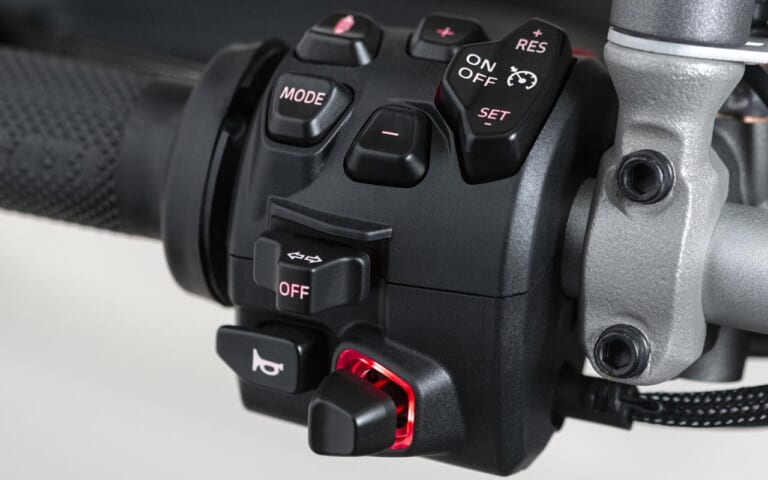 ドゥカティ ムルティストラーダV4は最新技術の集合体|ドゥカティ ムルティストラーダV4は最新技術の集合体【レーダー防衛/羽根/スカイフック】