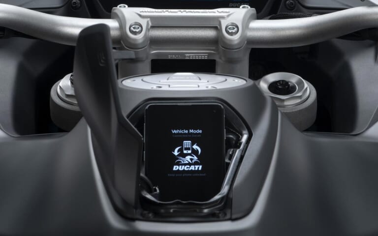 ドゥカティ ムルティストラーダV4は最新技術の集合体|ドゥカティ ムルティストラーダV4は最新技術の集合体【レーダー防衛/羽根/スカイフック】