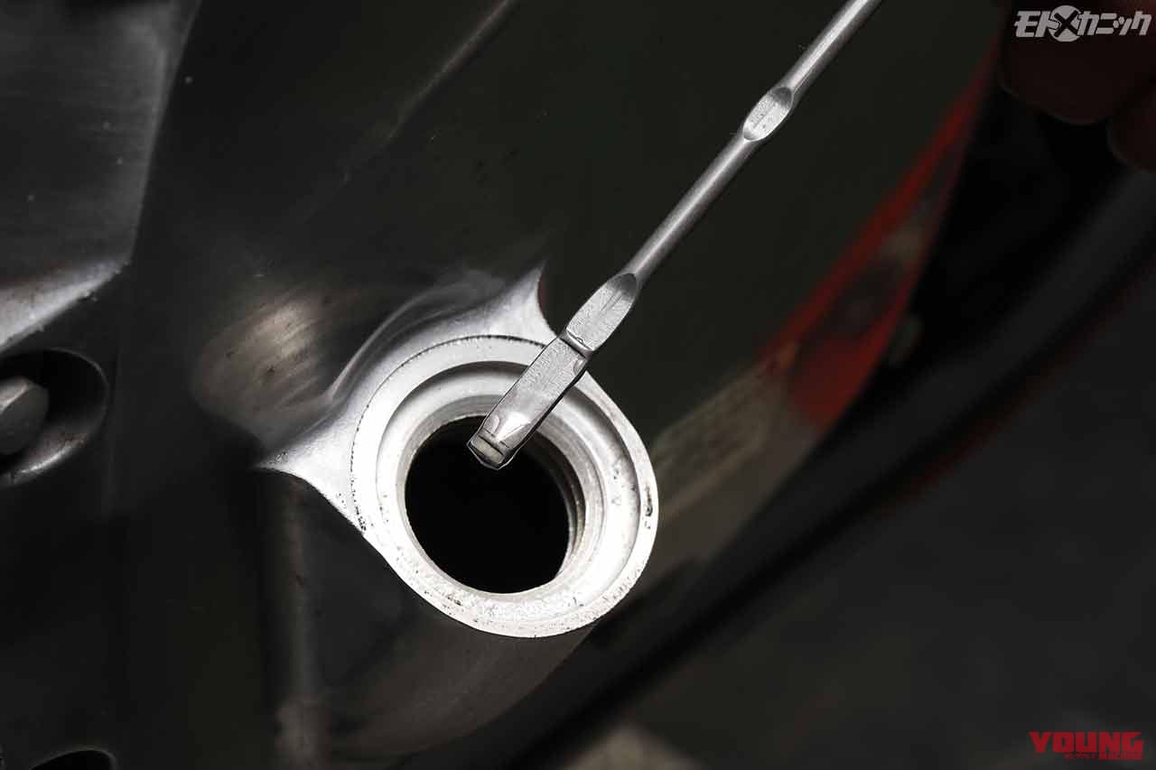 |エンジンオイル交換は暖機後が必須。フィルター交換は手締めで〈不動中古車復活プロジェクト〉