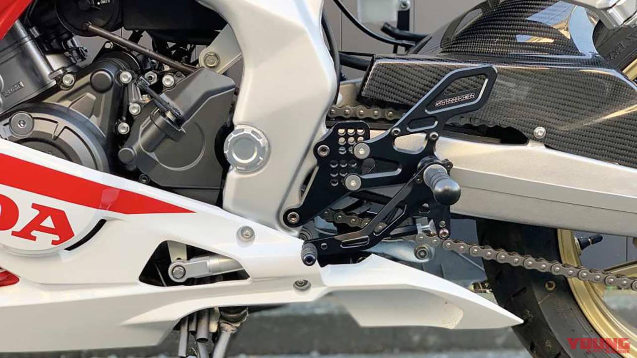 |最新おすすめバイクカスタムパーツ×8選〈ヨシムラ/デイトナ/ストライカーetc.〉