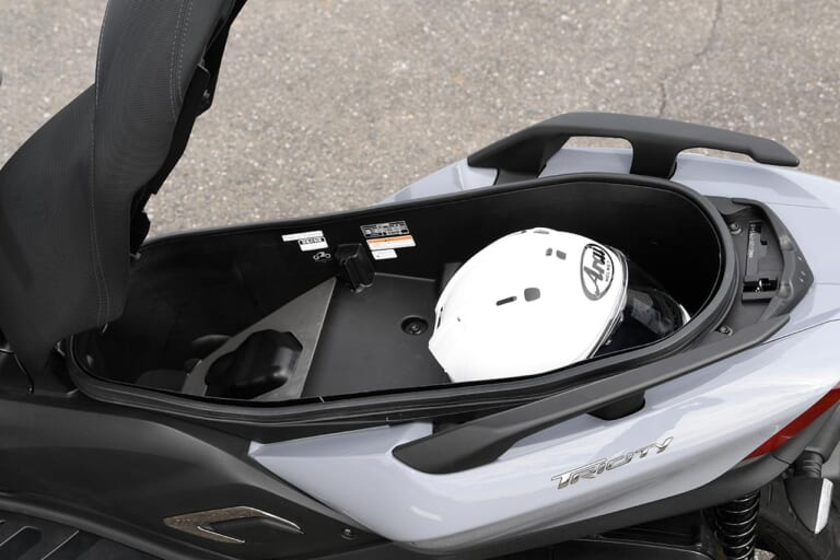 ヤマハ トリシティ300|ヤマハ トリシティ300試乗インプレッション【安定性と運動性を両立する熟成のLMW技術】