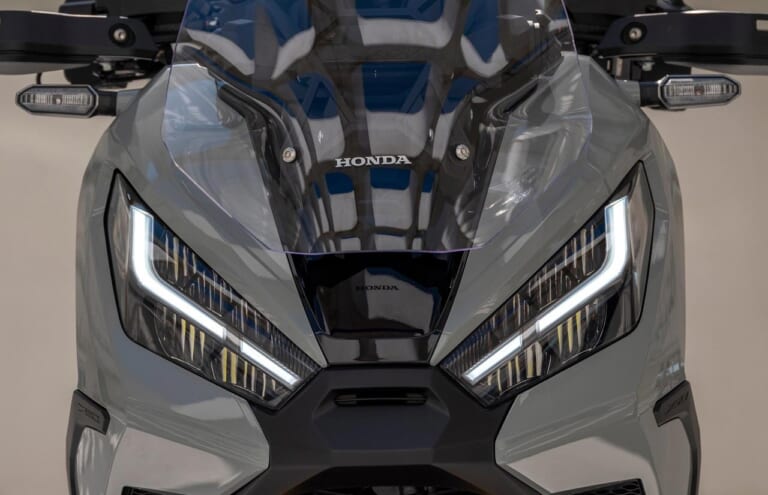 新型ホンダX-ADVは鋭くアグレッシブなフォルム+最新電脳盛りの全面強化を敢行|新型ホンダX-ADVは鋭くアグレッシブなフォルム+最新電脳盛りの全面強化を敢行