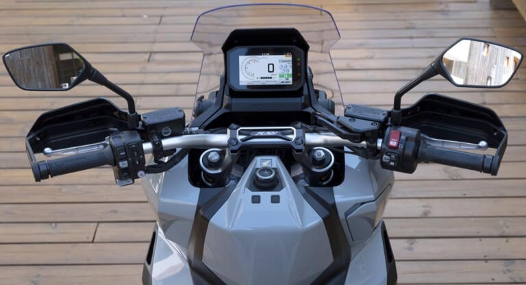 新型ホンダX-ADVは鋭くアグレッシブなフォルム+最新電脳盛りの全面強化を敢行|新型ホンダX-ADVは鋭くアグレッシブなフォルム+最新電脳盛りの全面強化を敢行